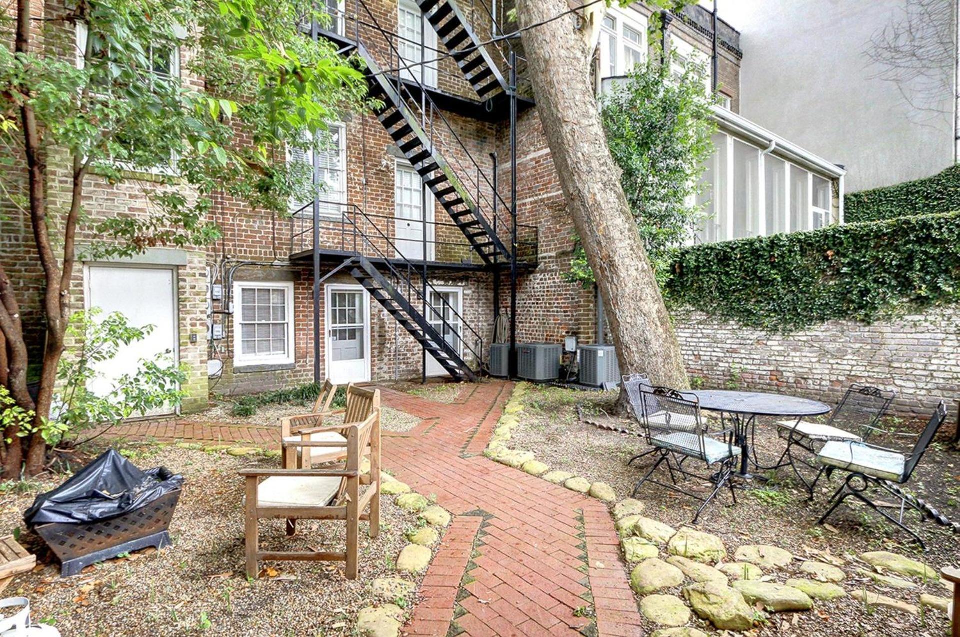 Oglethorpe Manor Garden Level Apartment Savannah Exterior photo